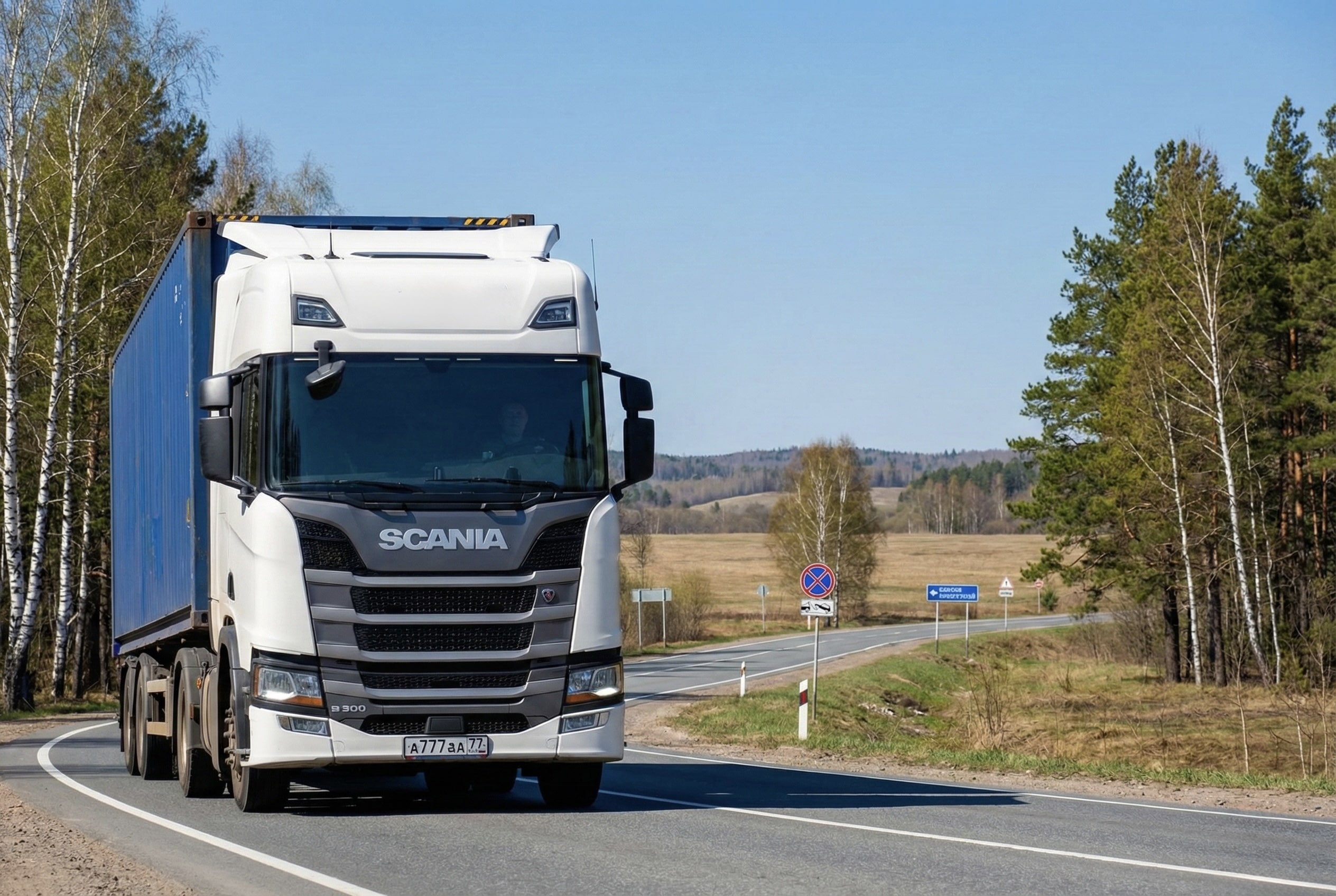 Изображение грузовика на складе